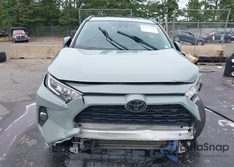 2019 Toyota Rav4 Xle z USA, uszkodzony, nr VIN 2T3P1RFVXKC040637